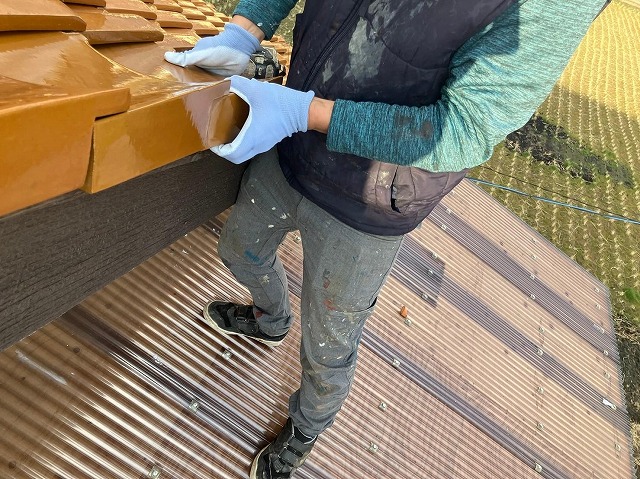 甲府市　瓦差し替え工事